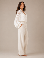 Sélénora - Dames Kanten Blouse Met V-hals En Pofmouwen