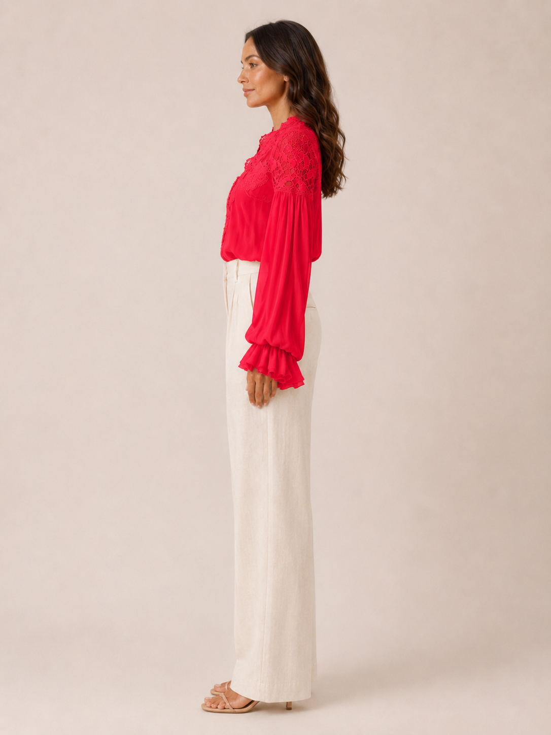 Sélénora - Dames Kanten Blouse Met V-hals En Pofmouwen