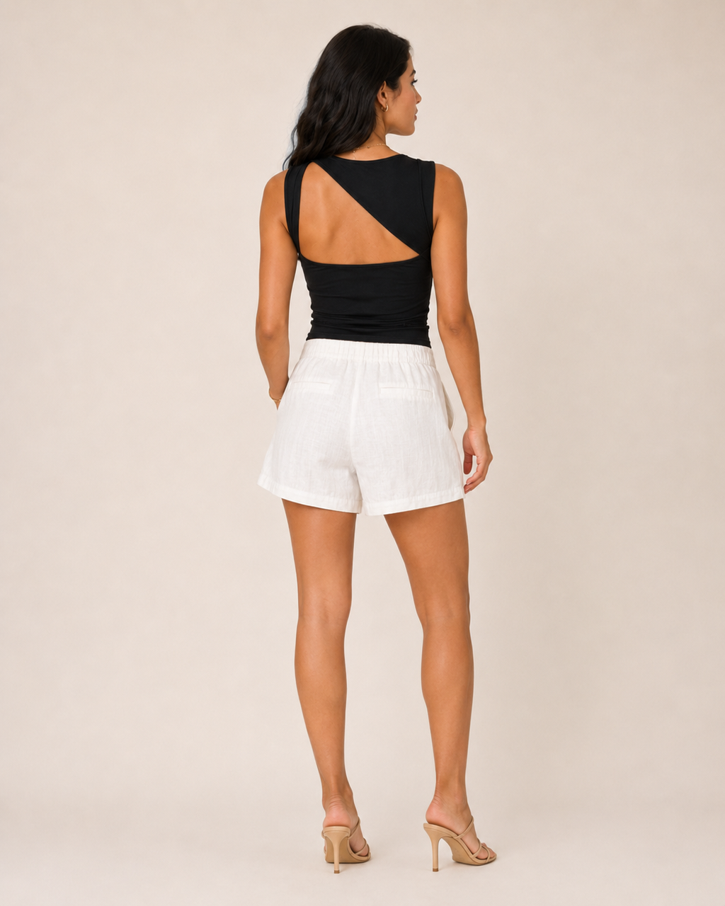 Jolina - Zwarte One-Shoulder Top Met Cut-Out Detail
