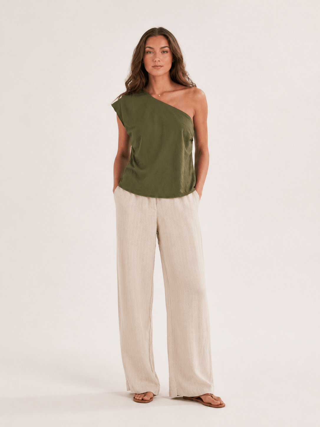 Kylena - Groene Top Met Asymmetrische Halslijn