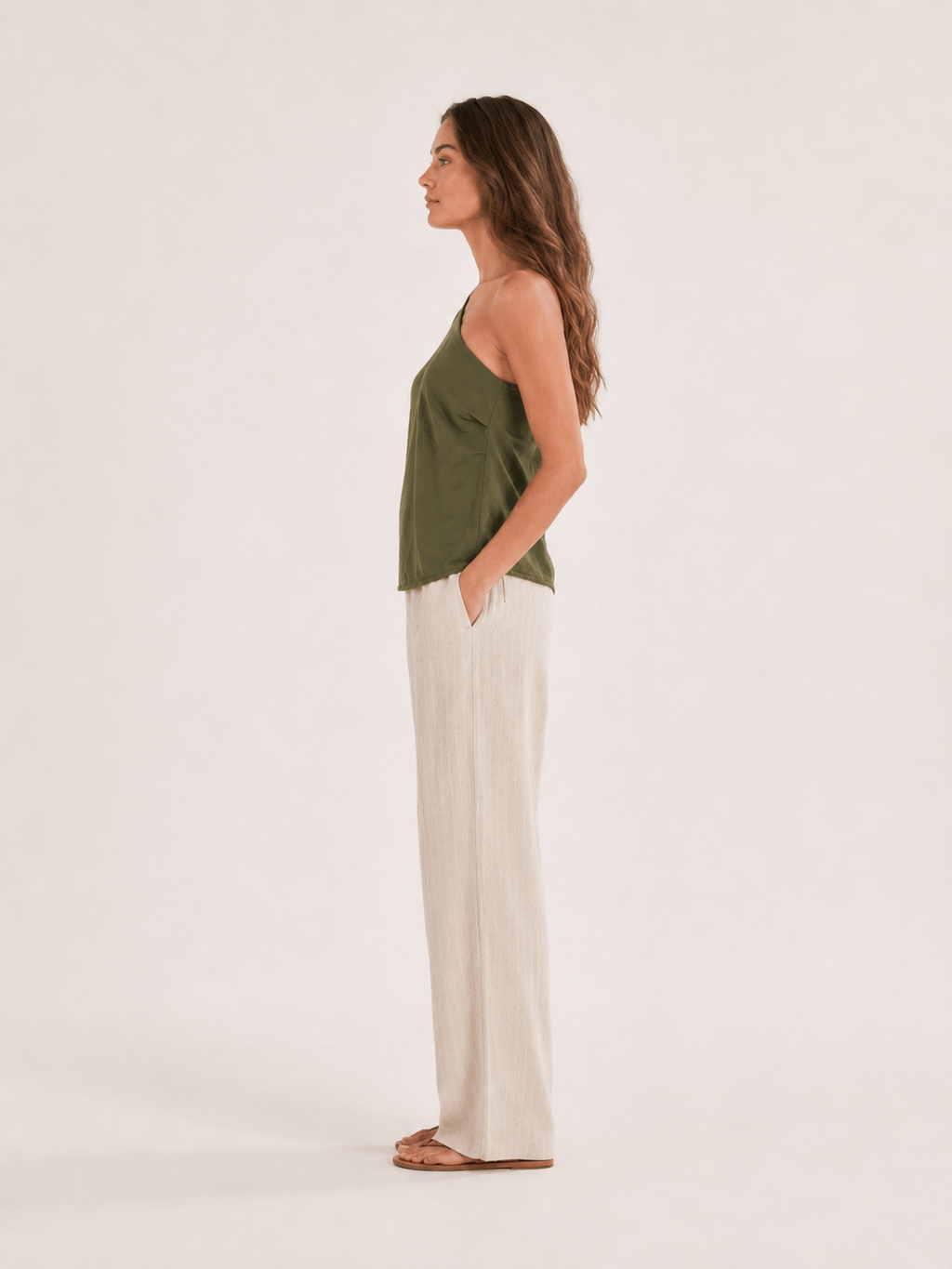 Kylena - Groene Top Met Asymmetrische Halslijn