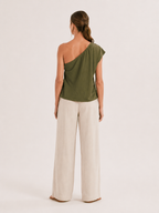 Kylena - Groene Top Met Asymmetrische Halslijn