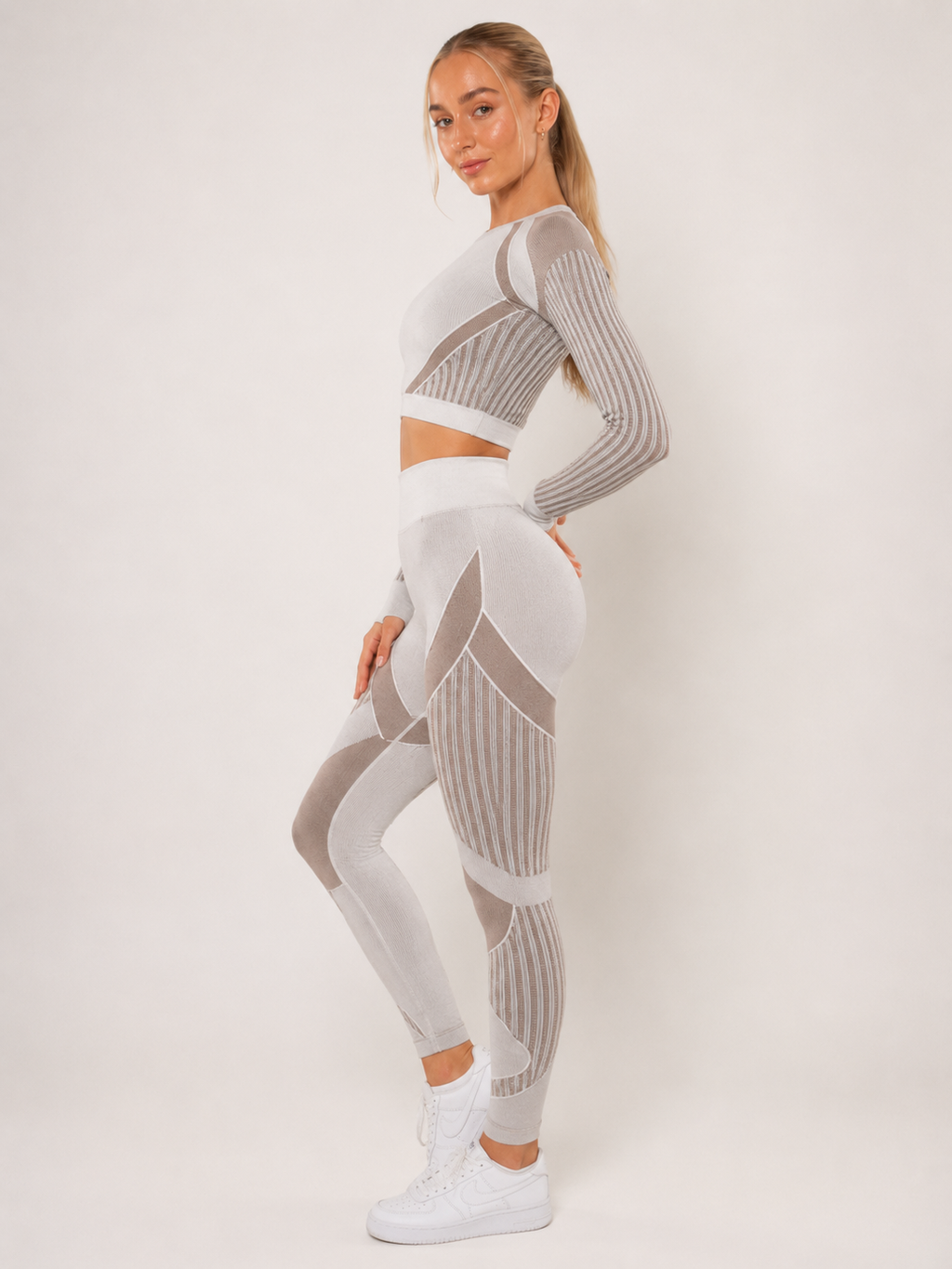 Kylia - Naadloze Sportset Met Legging En Mesh-Details