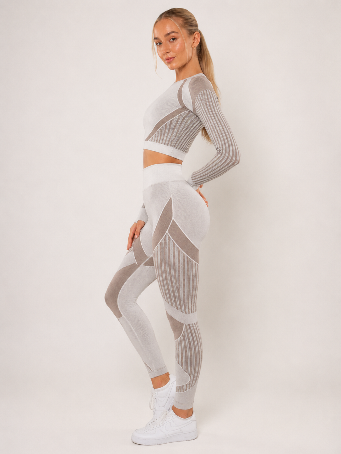 Kylia - Naadloze Sportset Met Legging En Mesh-Details