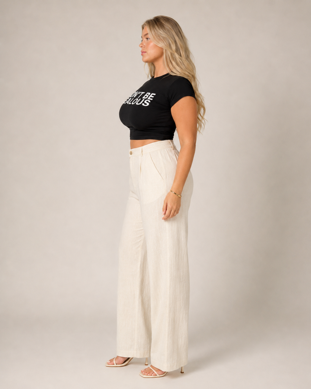 Joya - Zwart Crop T-shirt met Witte Tekstprint