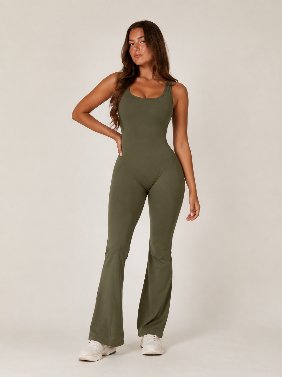 Kessia - Flared Sport Jumpsuit Met Open Rug