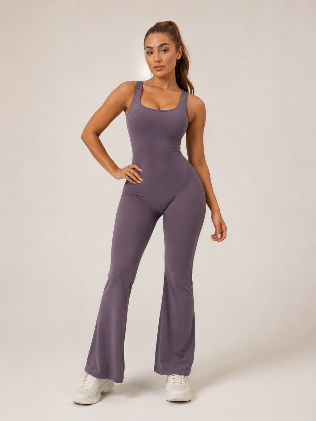 Kessia - Flared Sport Jumpsuit Met Open Rug
