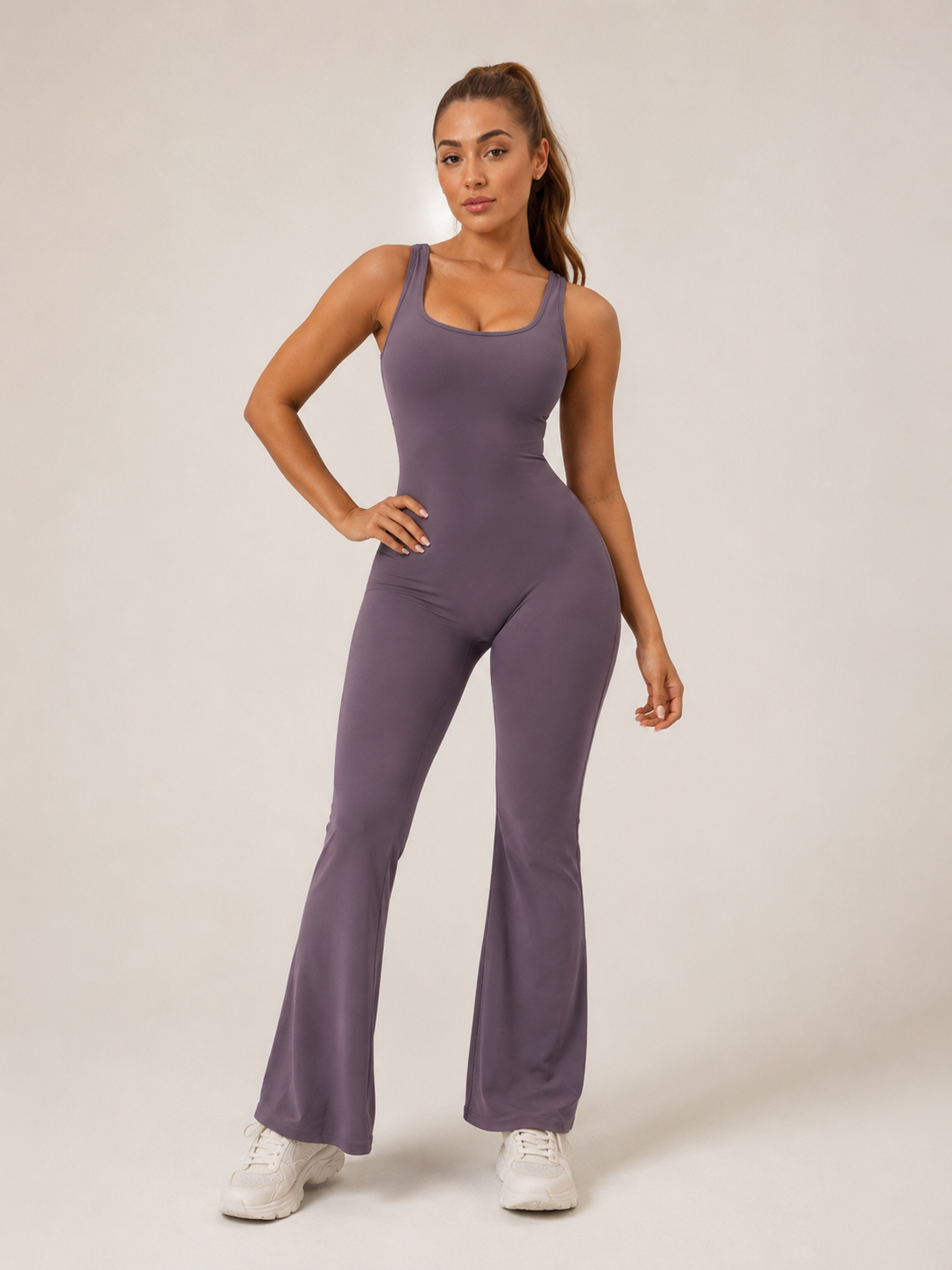 Kessia - Flared Sport Jumpsuit Met Open Rug