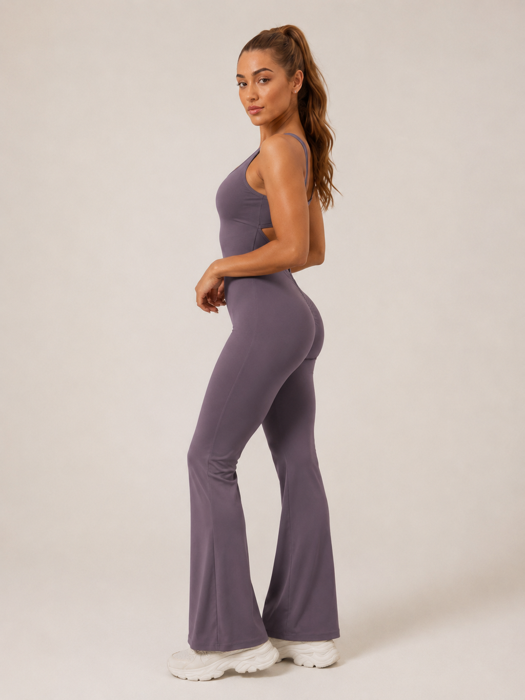 Kessia - Flared Sport Jumpsuit Met Open Rug