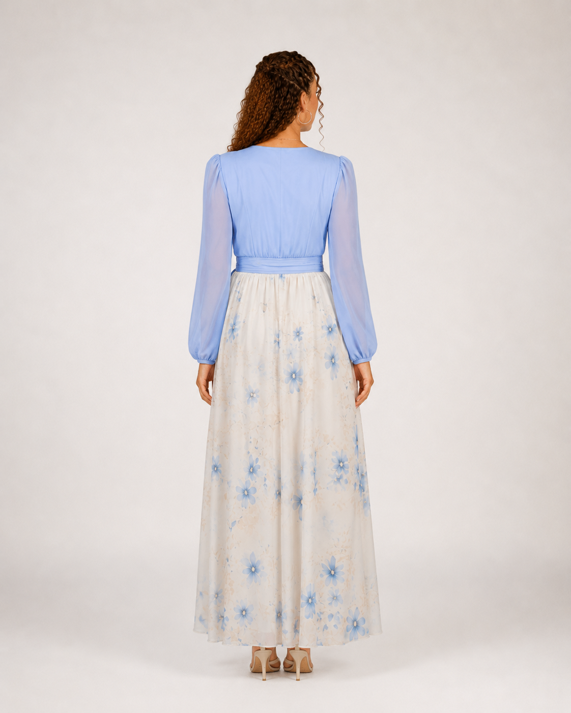 Kavira - Lichtblauwe Bloemen Maxi-jurk Met V-Hals En Transparante Mouwen