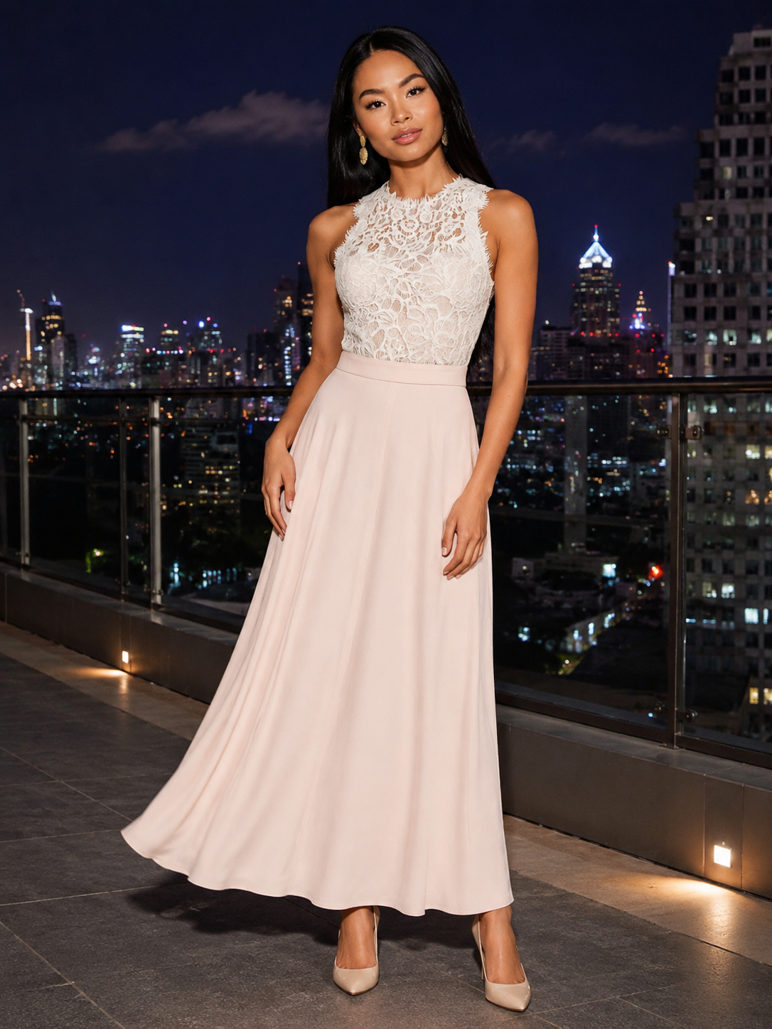 Klara - Lichtroze Kanten Maxi-jurk Met Tailleaccent