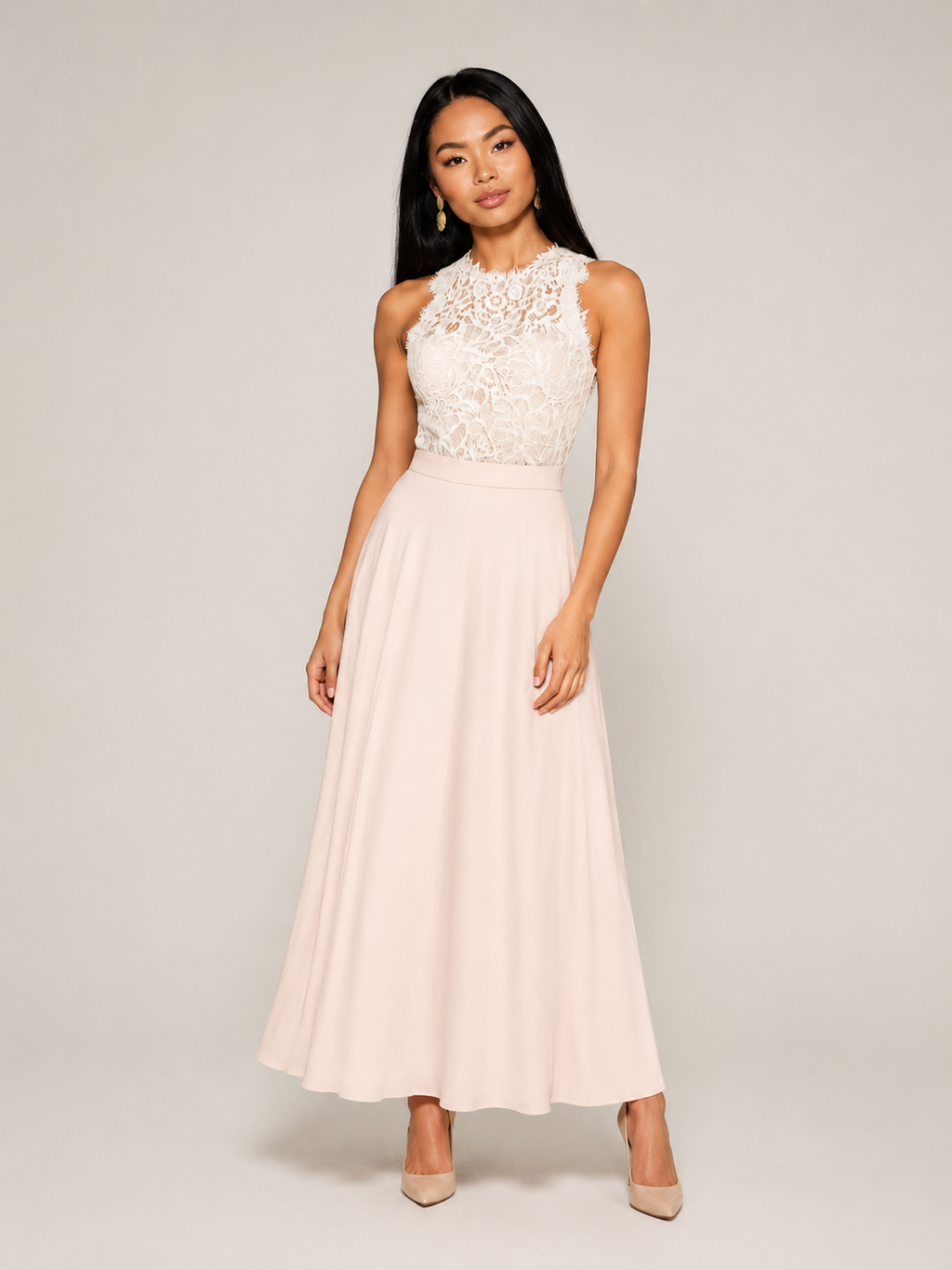 Klara - Lichtroze Kanten Maxi-jurk Met Tailleaccent