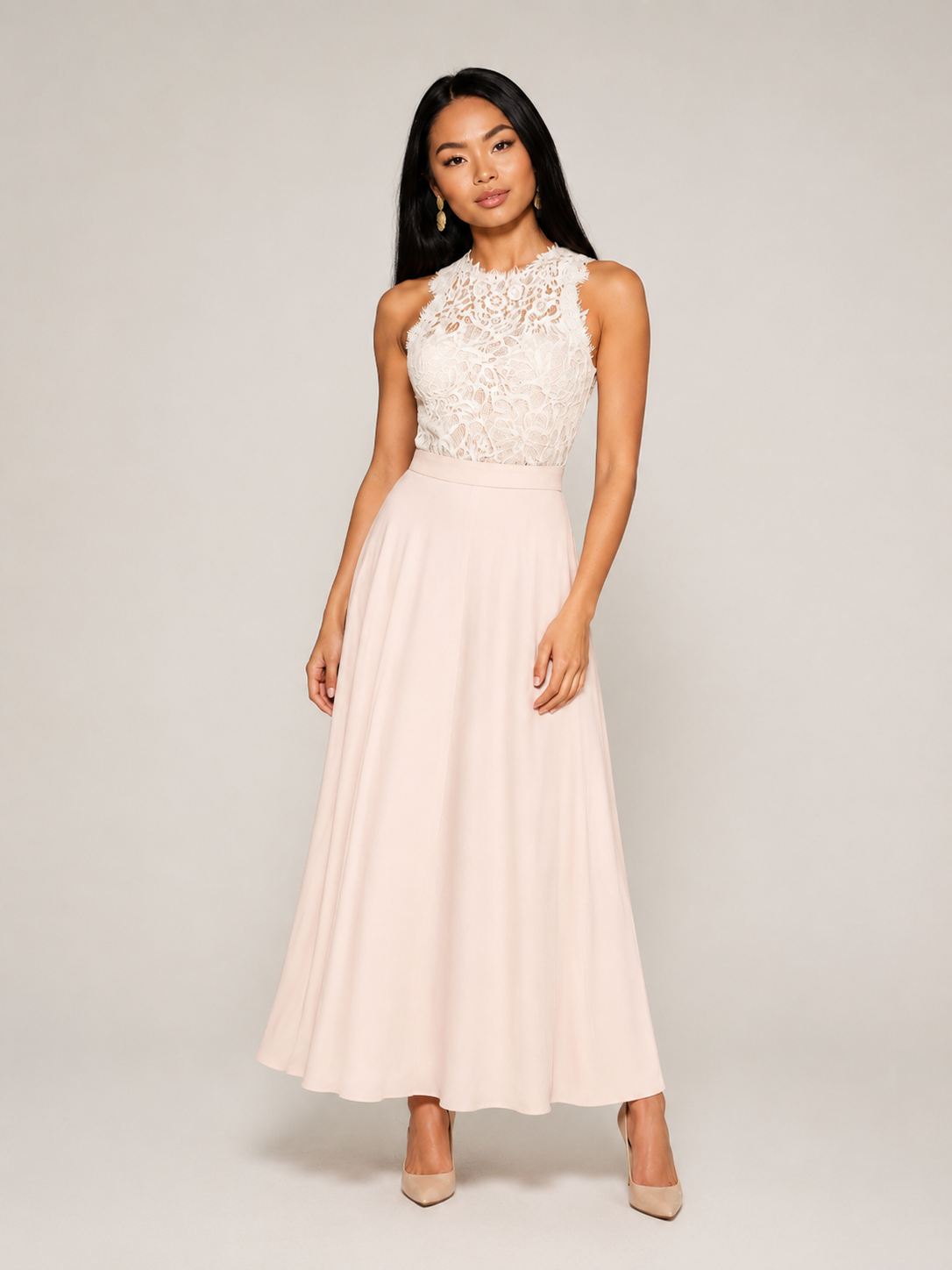 Klara - Lichtroze Kanten Maxi-jurk Met Tailleaccent