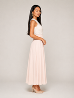 Klara - Lichtroze Kanten Maxi-jurk Met Tailleaccent