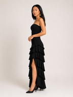 Kenza - Zwarte Strapless Maxi-jurk Met Split En Gelaagde Zoom