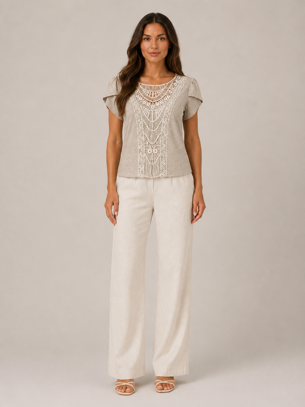 Sorelyne - Dames Top Met Kanten Halsdetail En Korte Mouwen
