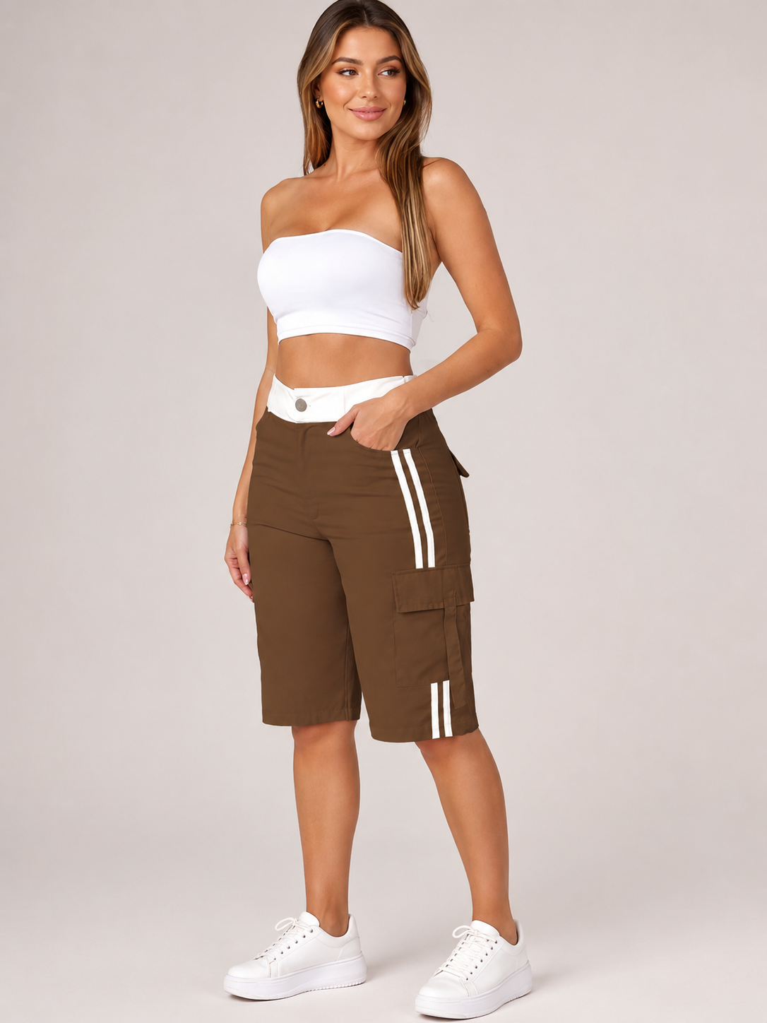 Tanique - Dames cargobermudashort met contrasterende tailleband en klepzakken