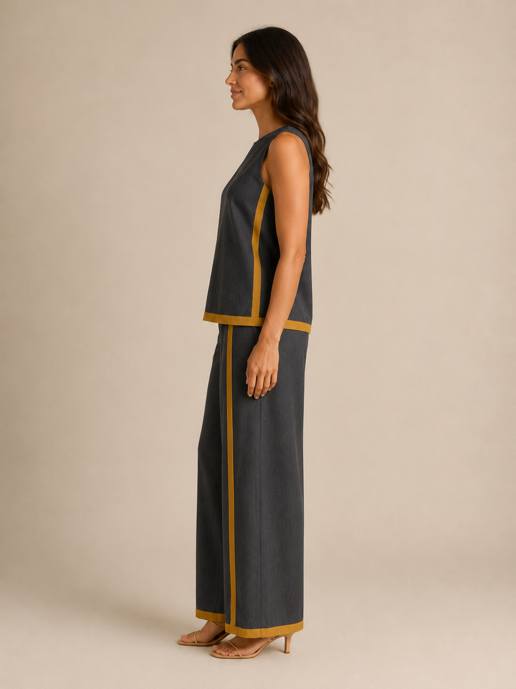 Ursina - Dames Tweedelige Set Met Contrasterende Biezen En Wijde Broek
