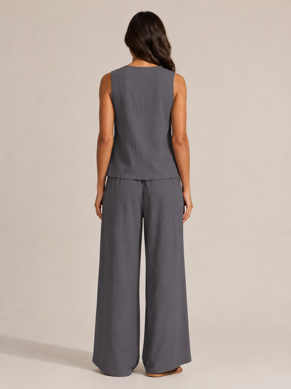Ubah - Dames Tweedelige Set Met Asymmetrische Knoopsluiting En Wijde Pijpen