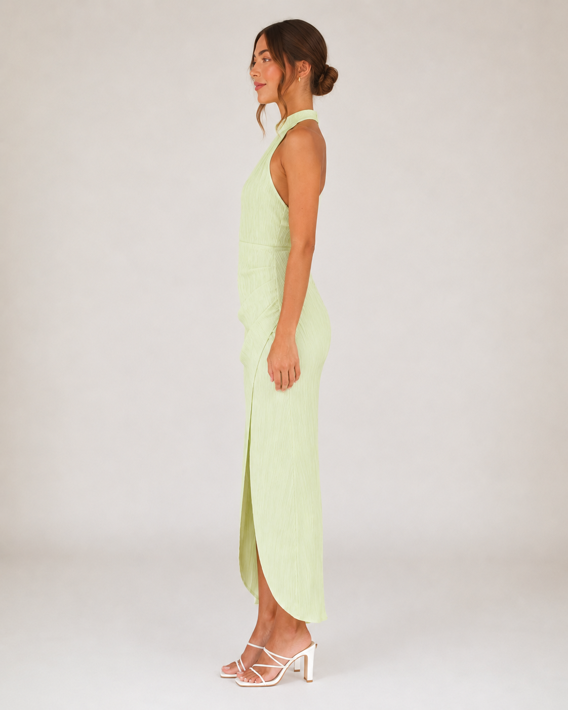 Lena - Lichtgroene Halter Maxi-jurk Met Wikkel-Look En Hoge Split