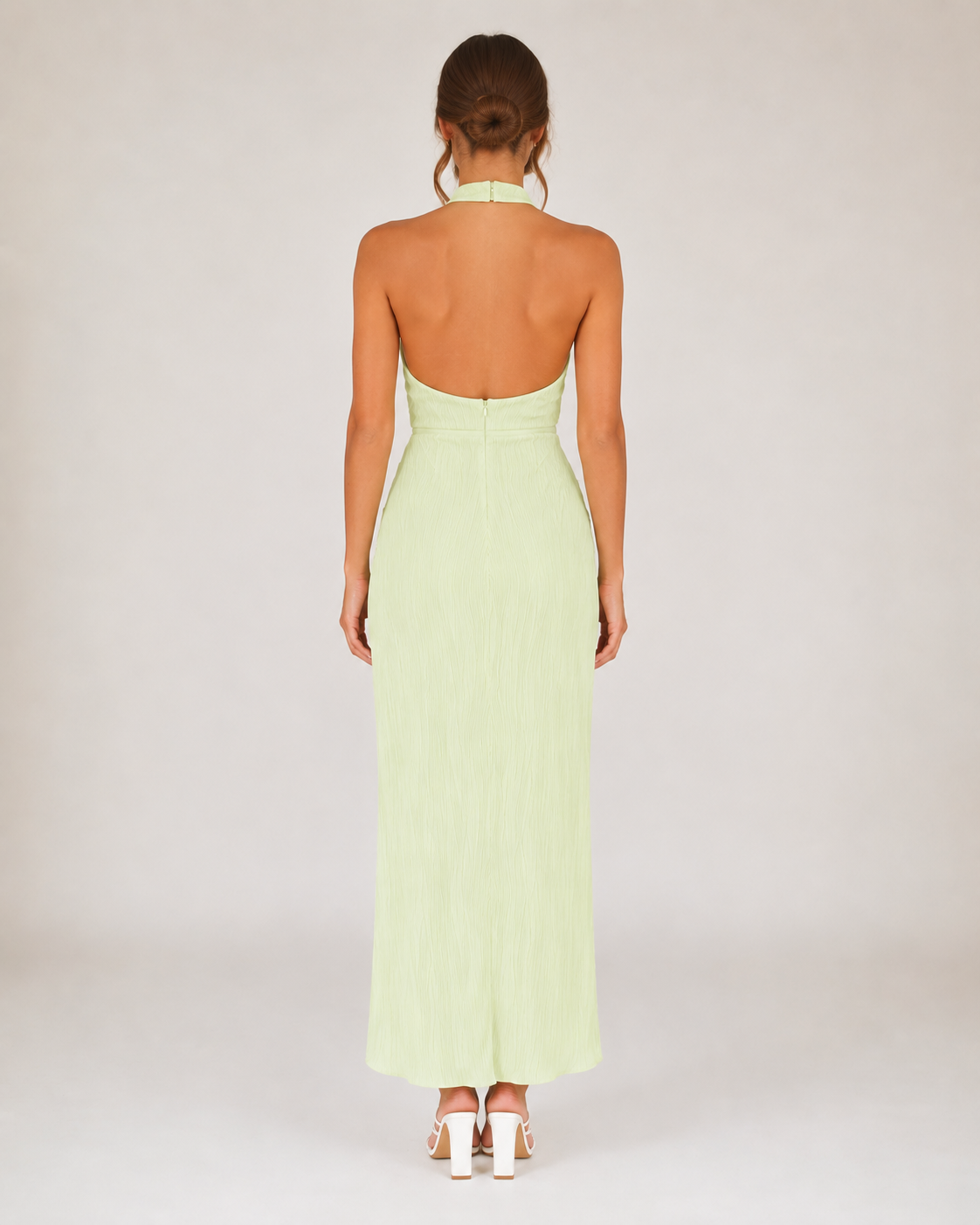 Lena - Lichtgroene Halter Maxi-jurk Met Wikkel-Look En Hoge Split
