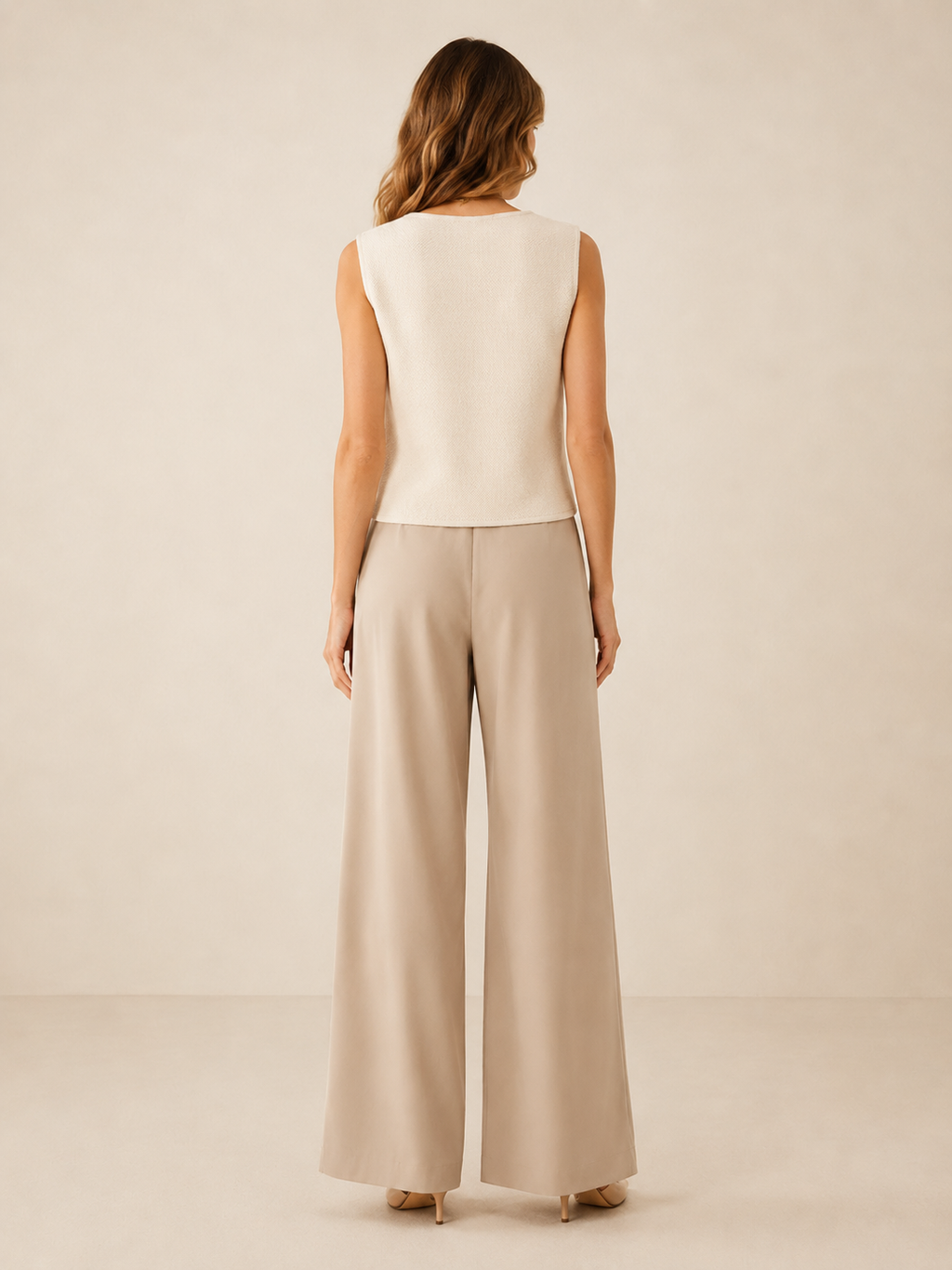 Pheline - Gebreid Asymmetrisch Dames Vest Met Metalen Knopen