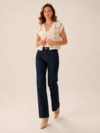 Paulina - Witte Dames Jacquard Top Met V-Hals En Open Details