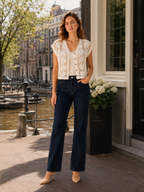 Paulina - Witte Dames Jacquard Top Met V-Hals En Open Details