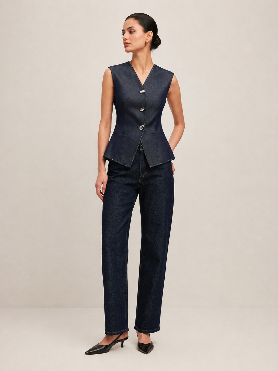 Petronella - Midnight Navy Dames Gilet Met Peplum Pasvorm En Contraststiksel