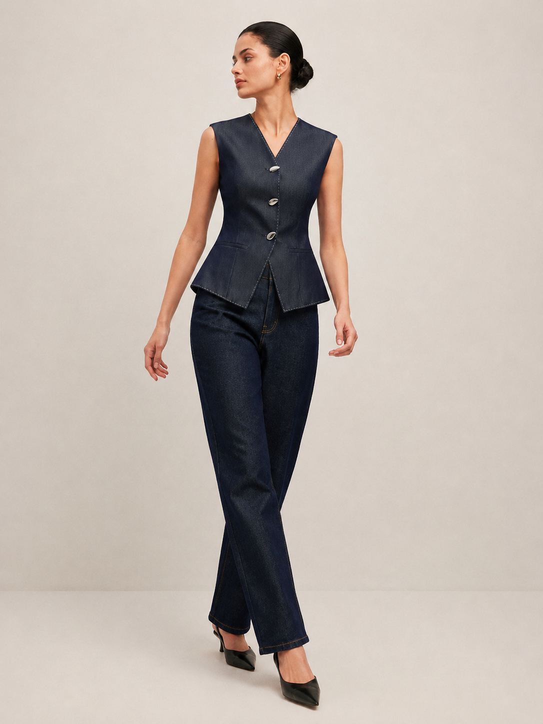 Petronella - Midnight Navy Dames Gilet Met Peplum Pasvorm En Contraststiksel