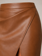 Prudence - Dames Leren Look Plissé Rok Met Hoge Split