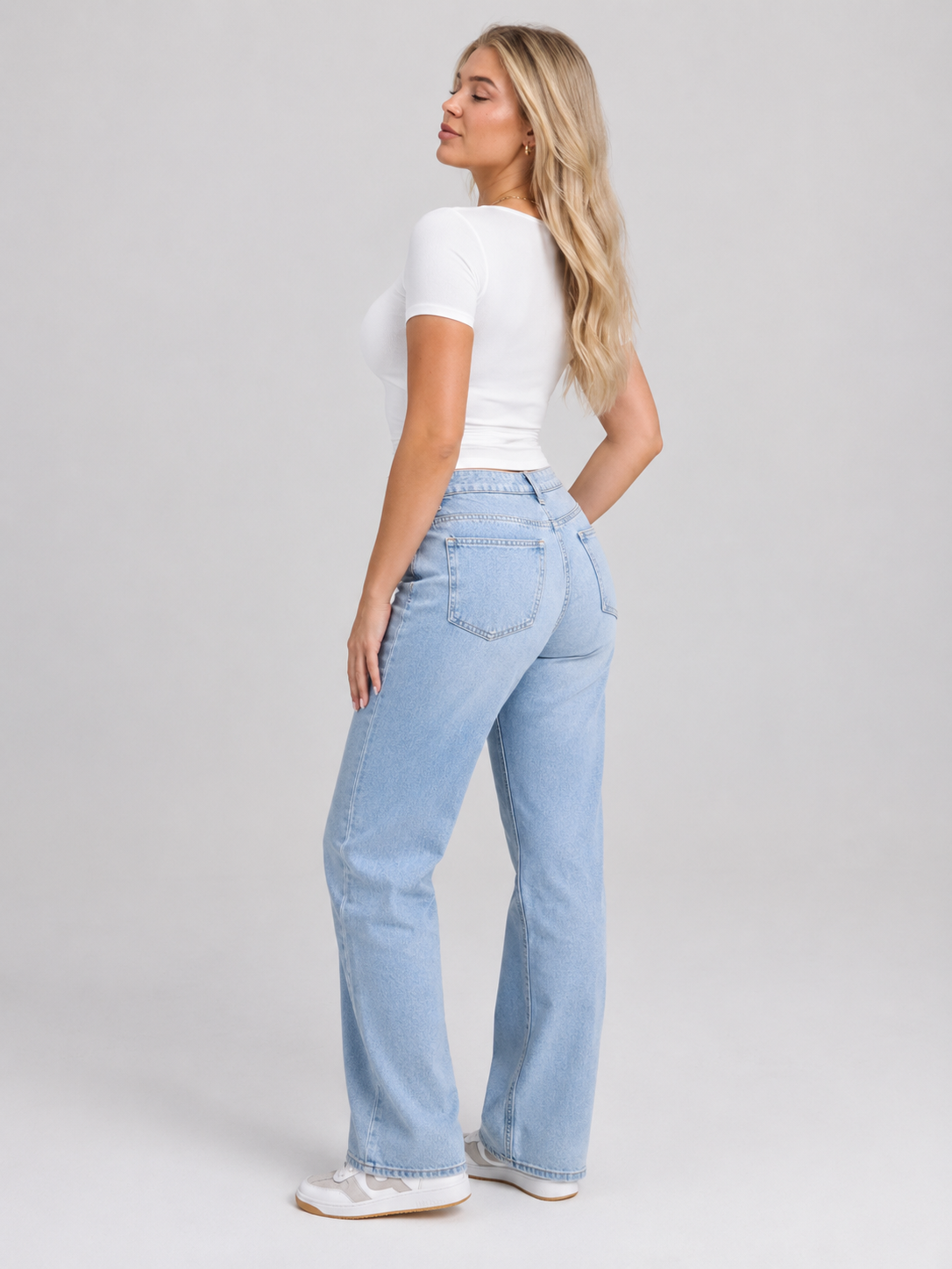 Ivara - Slim Fit Dames T-shirt Met U-hals