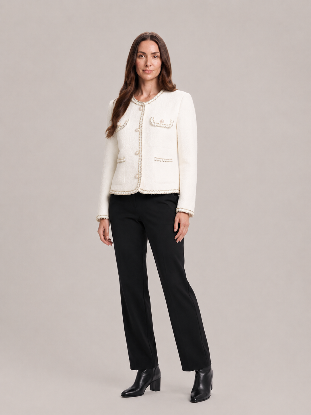 Oona - tweed jasje met parelknopen en kettingrand
