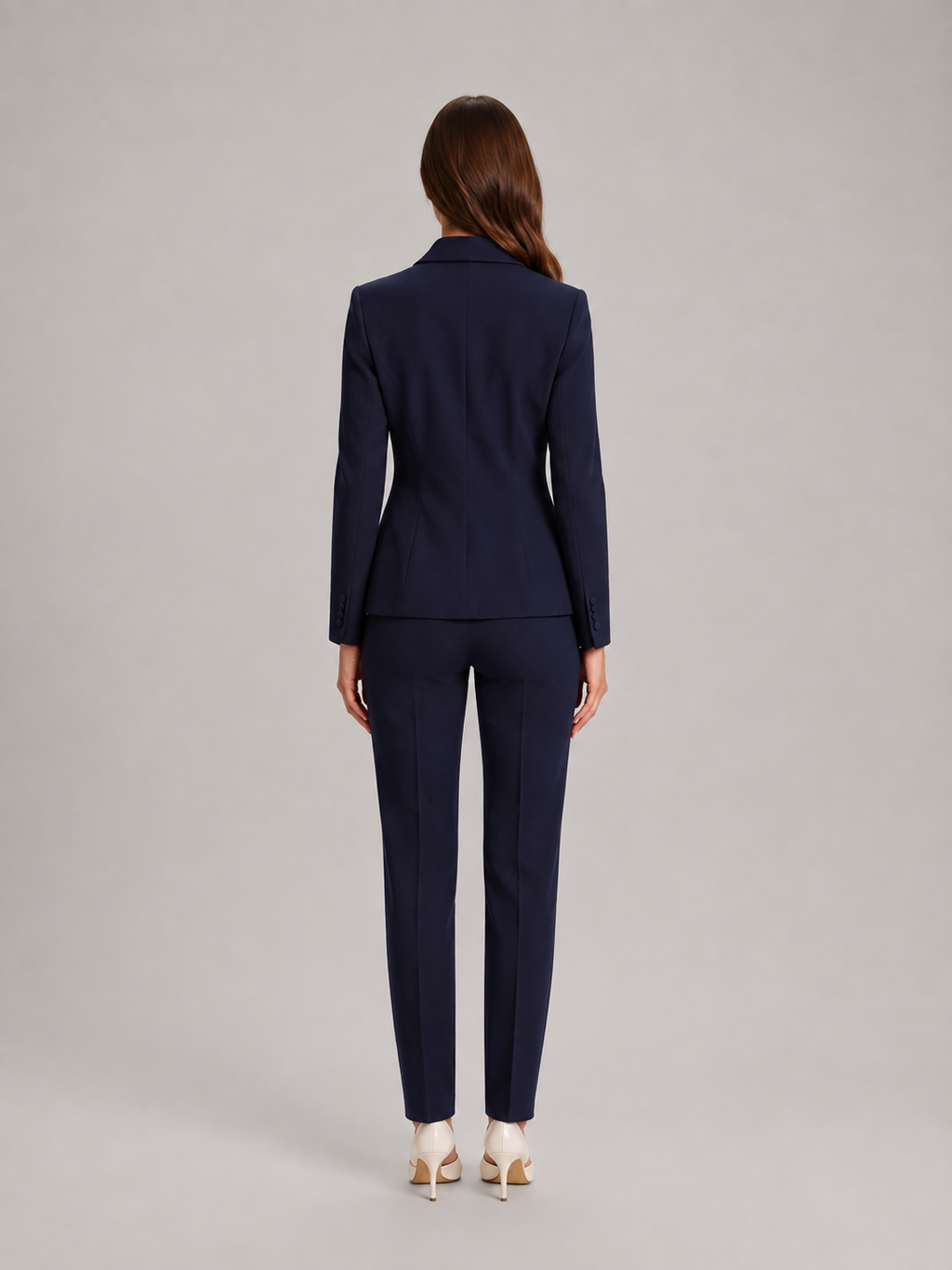 Yolanthe - dames pak met asymmetrische blazer en rechte broek voor kantoor