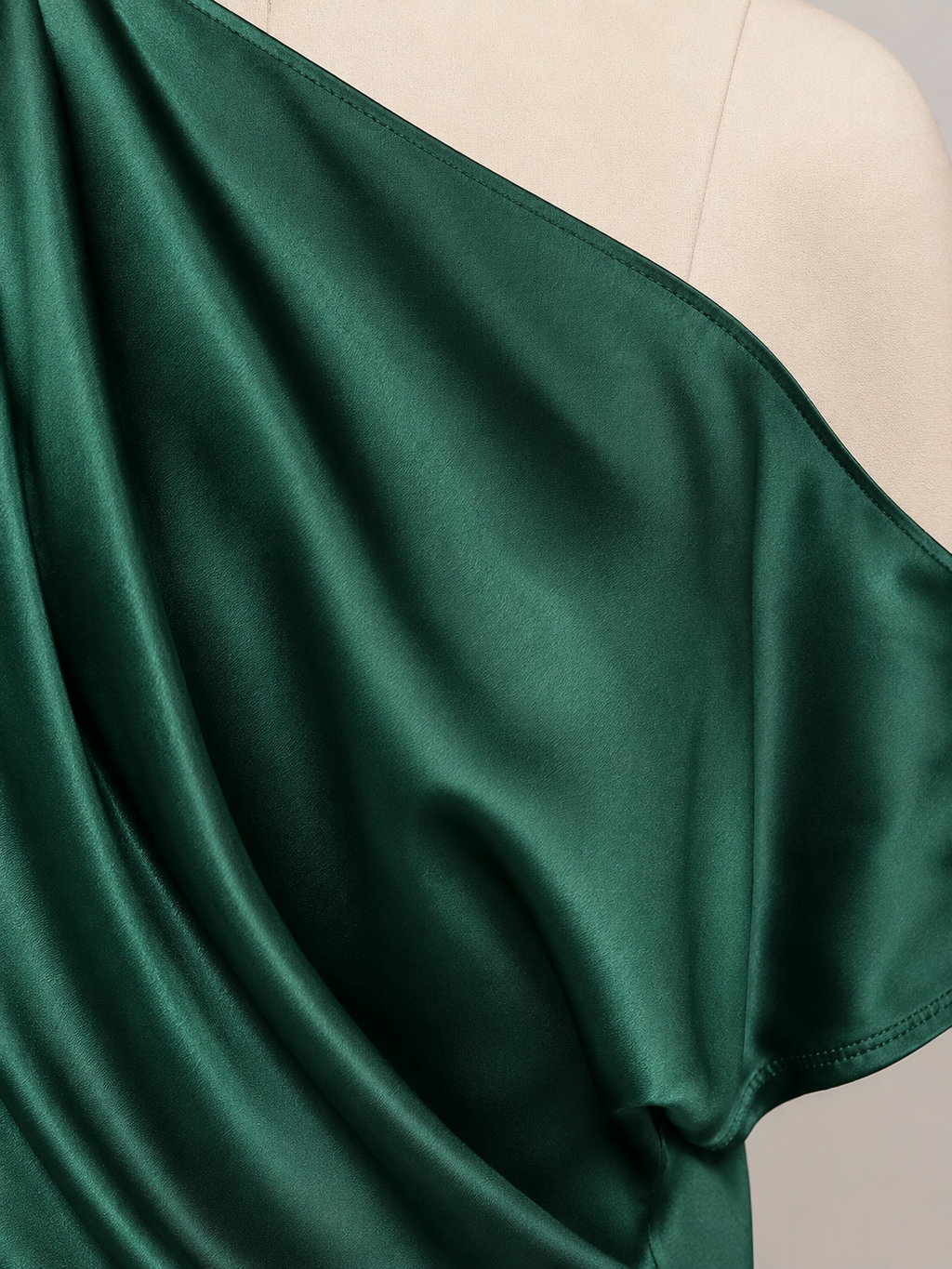 Kylena - Groene Top met Asymmetrische Halslijn