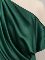 Kylena - Groene Top met Asymmetrische Halslijn