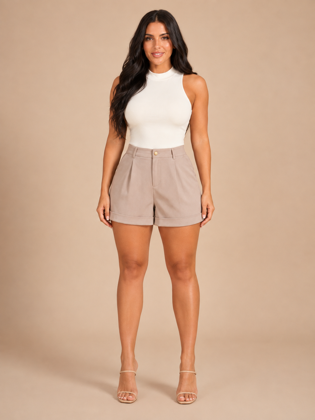 Sari - High-waist shorts met wijde pijpen en omslag