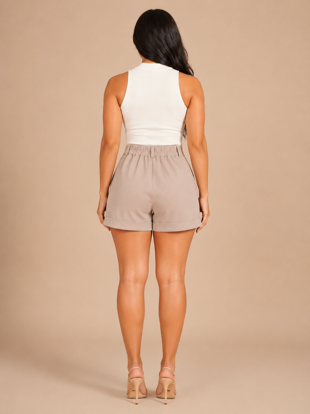 Sari - High-waist shorts met wijde pijpen en omslag