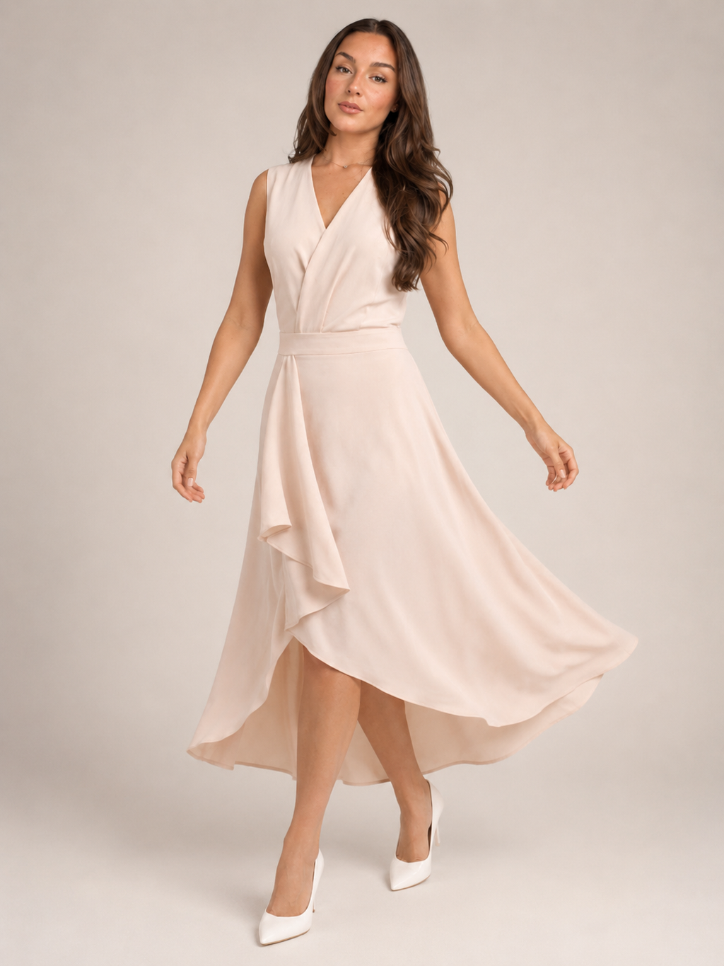 Maaike - Beige Midi-jurk Met Overslag En Asymmetrische Zoom