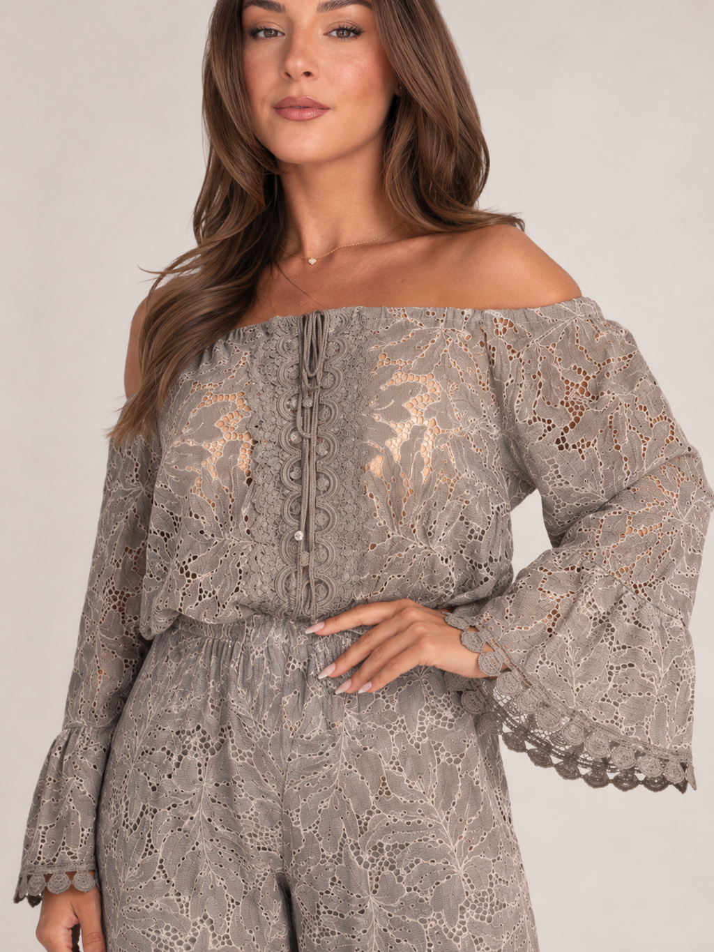 Malou - Off-shoulder Kanten Maxi-jurk Met Bloemenpatroon En Lange Mouwen