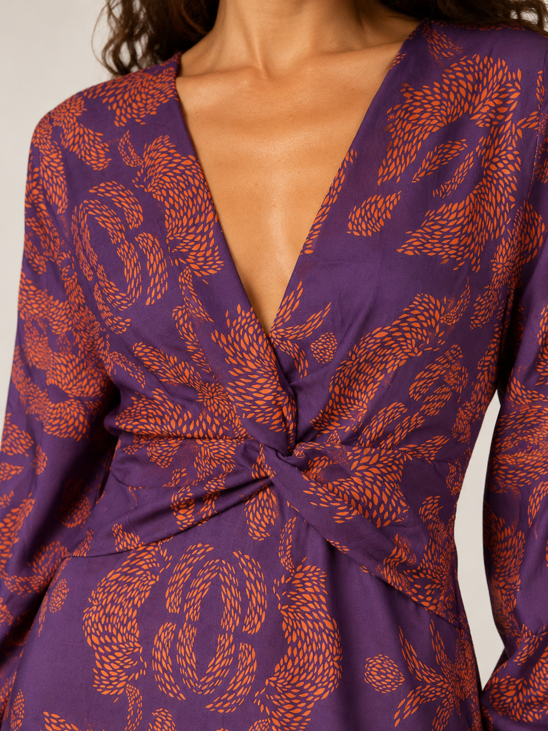 Milena - Donkerblauwe Midi-jurk Met Bloemenprint En Knoopdetail