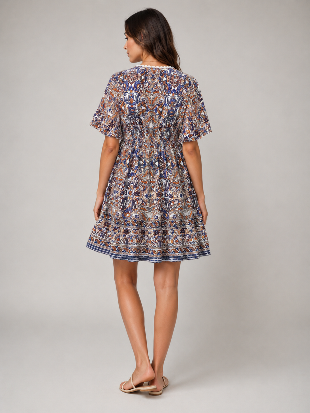Mette - Boho Mini-jurk Met V-hals En All-over Print