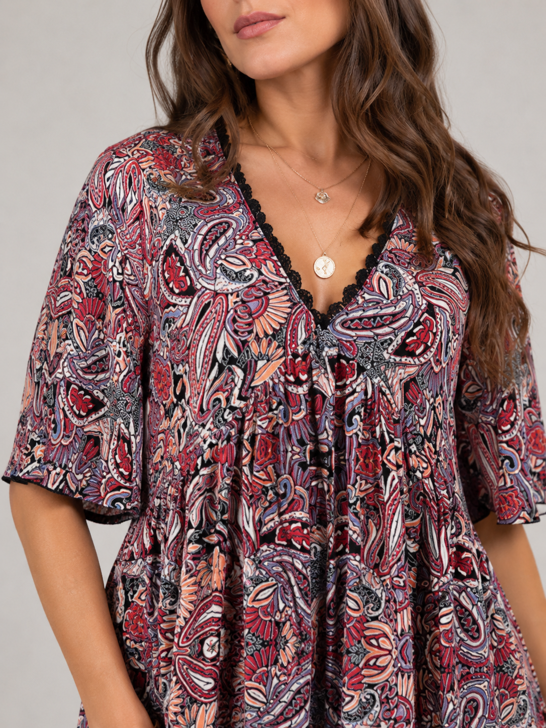 Mette - Boho Mini-jurk Met V-hals En All-over Print