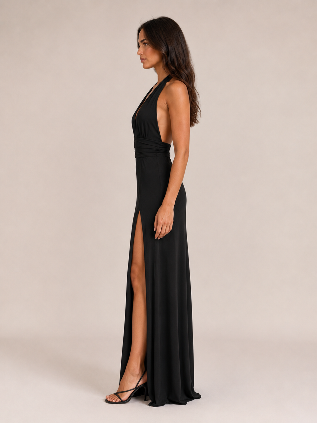 Qelina - Halter Maxi-jurk Met Open Rug En Split