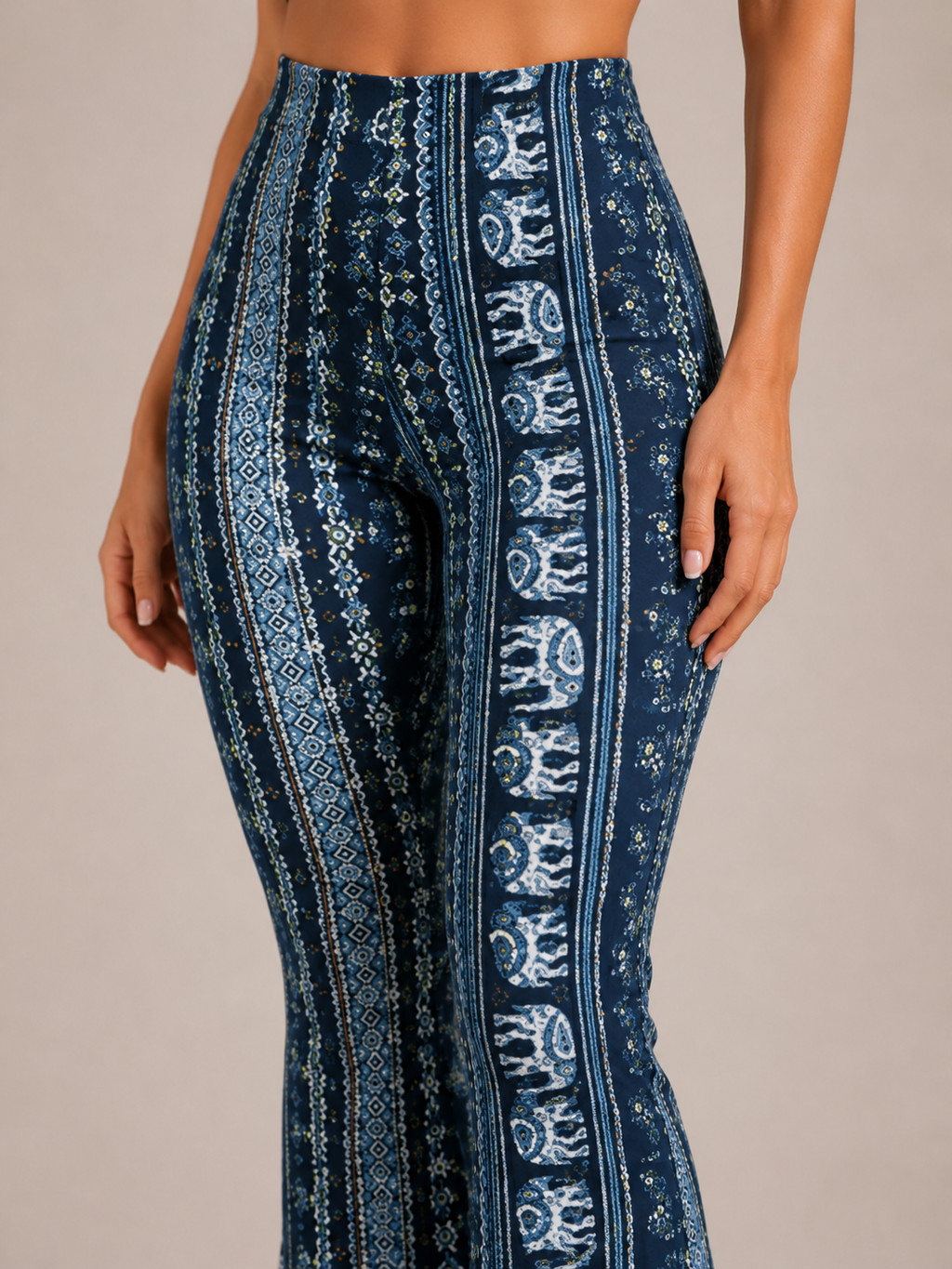 Qadence - Dames Flared Broek Met Sierlijke Print