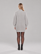 Adrienne - dames trui met hoge col en oversized pasvorm