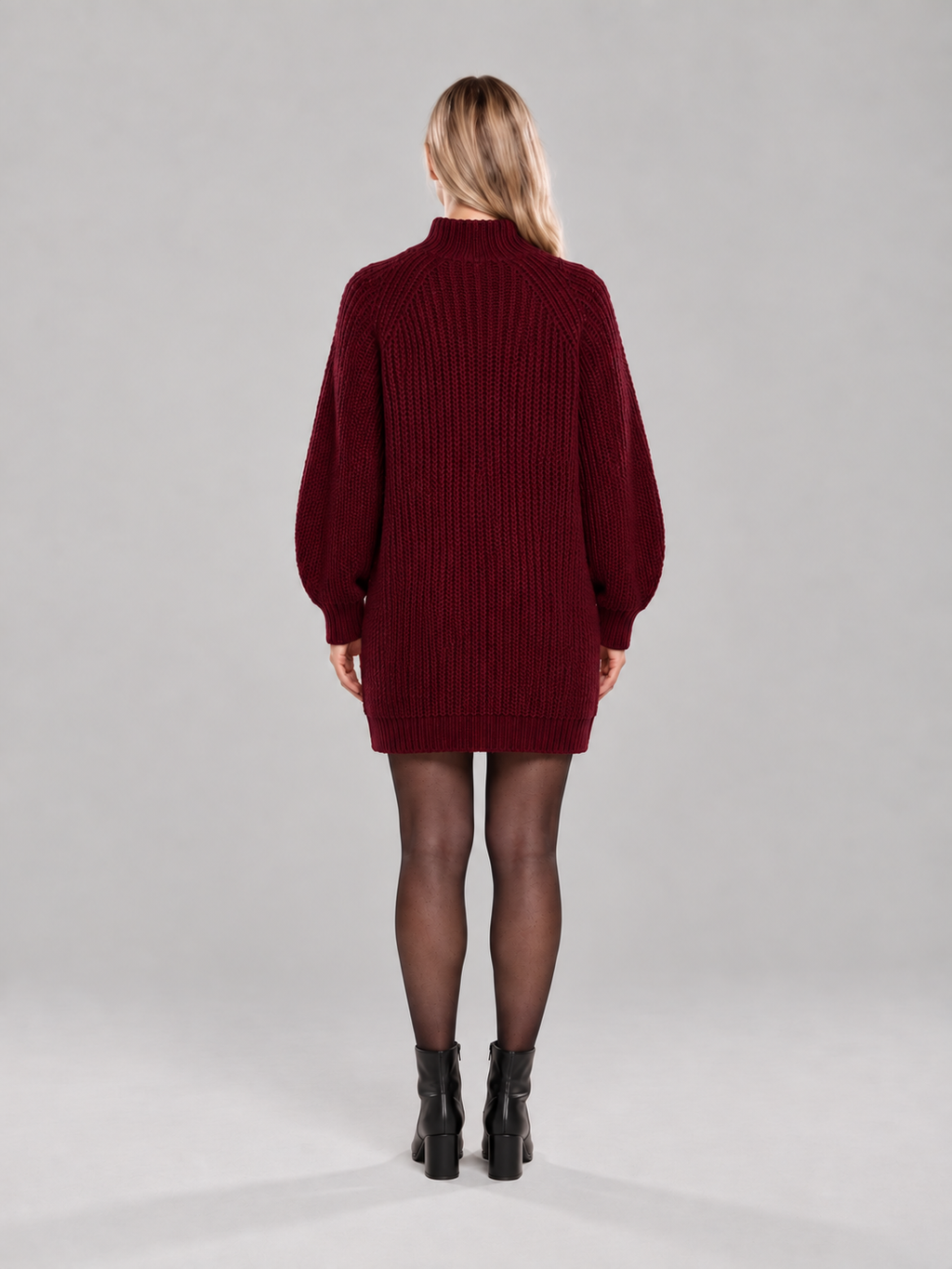 Adrienne - dames trui met hoge col en oversized pasvorm