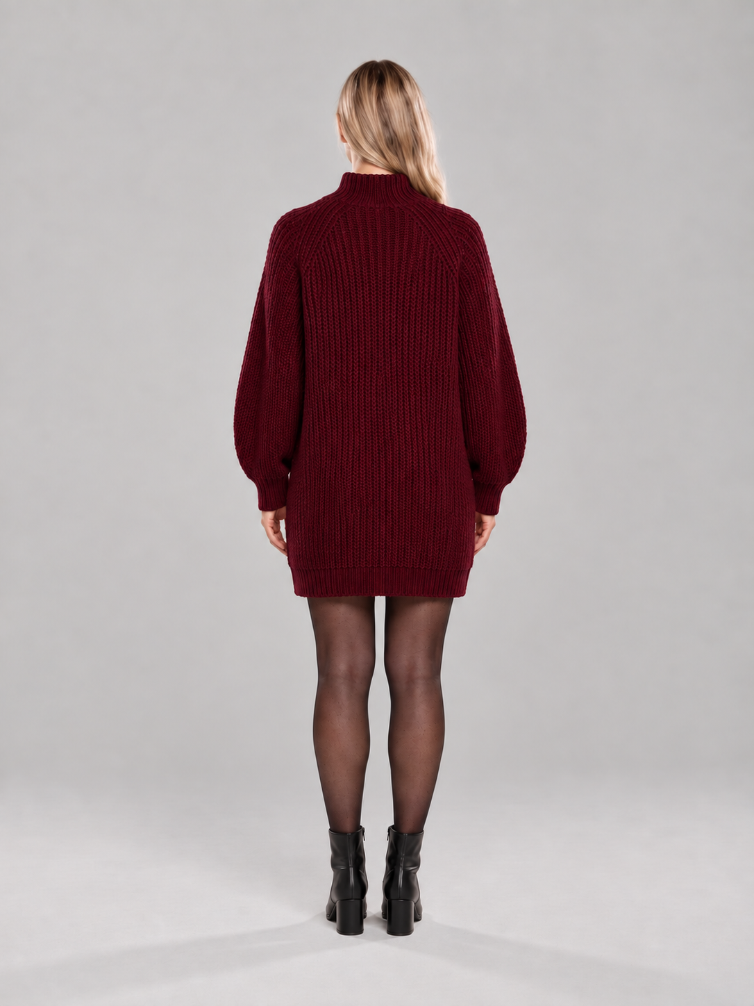 Adrienne - dames trui met hoge col en oversized pasvorm