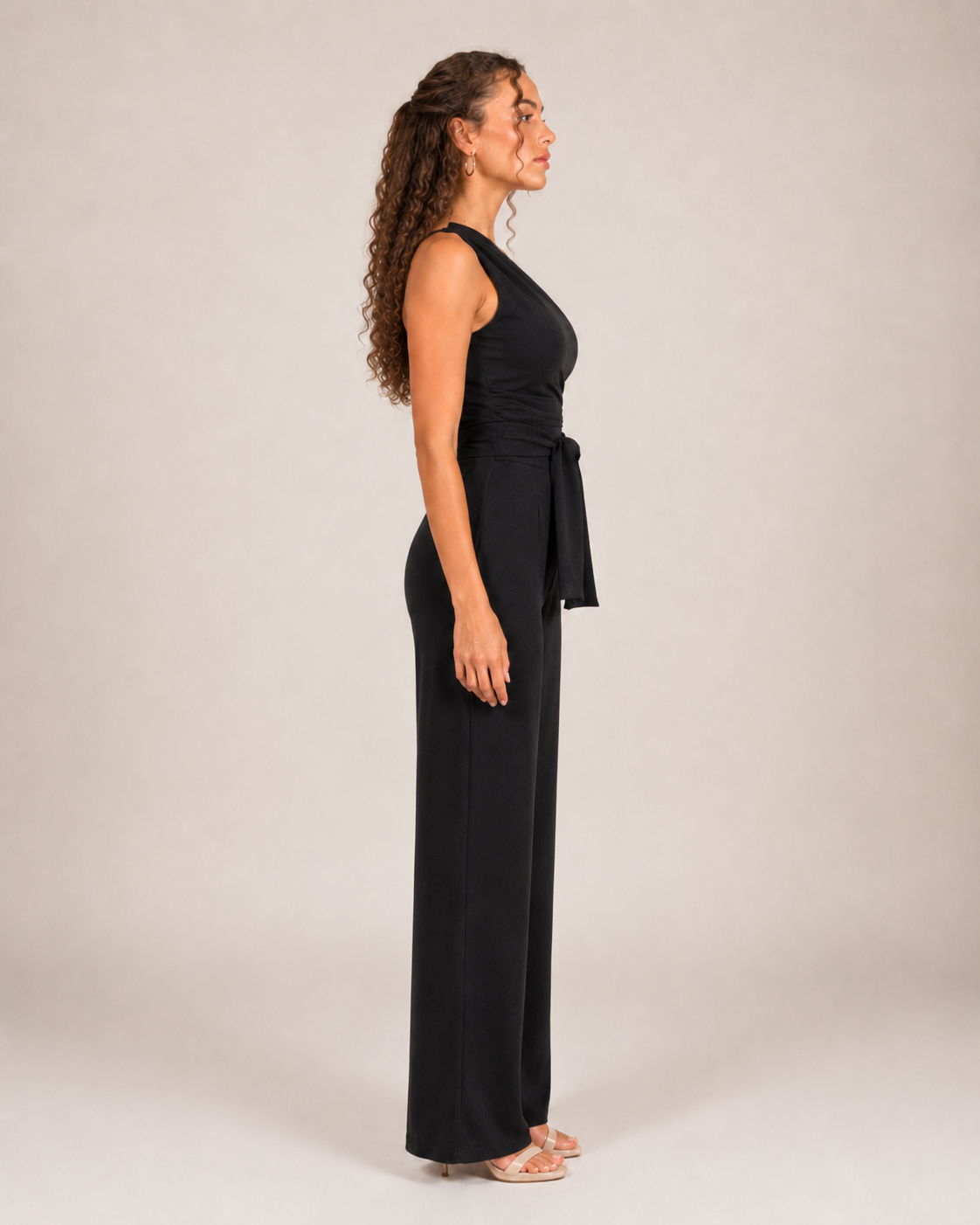Gianelle - Dames One-shoulder Jumpsuit Met Drapering En Strikceintuur
