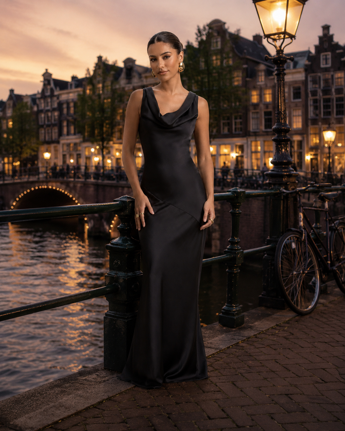 Isadora - Maxi-jurk met Open Rug en Strikdetail
